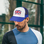 Boné Vintage Union Jack (W/Red "United Kingdom" Text)<br><div class="desc">Vista o Jack da União onde quer que esteja com este boné! Apresenta um design de Sinalizador britânico vintage/vestido com o texto "Reino Unido" por baixo. O texto é vermelho (outras cores estão disponíveis).</div>