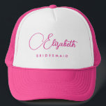 Boné Womens Bridesmaid Festa de solteira Name Hot Pink<br><div class="desc">Adicionar Texto de Imagem Personalizado Aqui Modelo de Vestuário Personalizado Festa de solteira Branco e Rosa Quente,  Nome da Porta-Camada Baseball & Trucker Hats.</div>