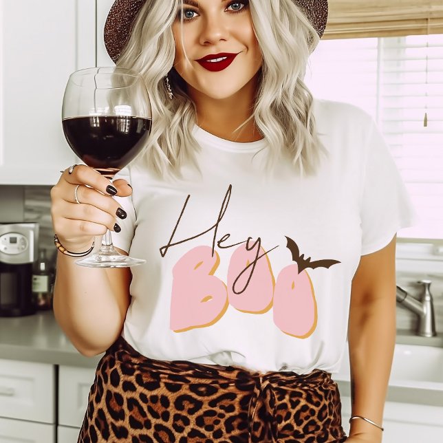 Bonito Halloween Ei Bo Rosa Laranja Bat Engraçado  (Pink hand drawn retro font and bat minimalist Halloween design)