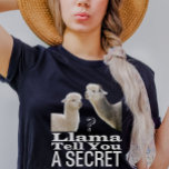 Bonito Llama Funny Piadas Memórias Pretas<br><div class="desc">Esta ilustração é um trocadilho engraçado para "deixe-me contar um segredo",  faz um presente excelente para a lhama e os amantes do trocadilho na sua família!</div>