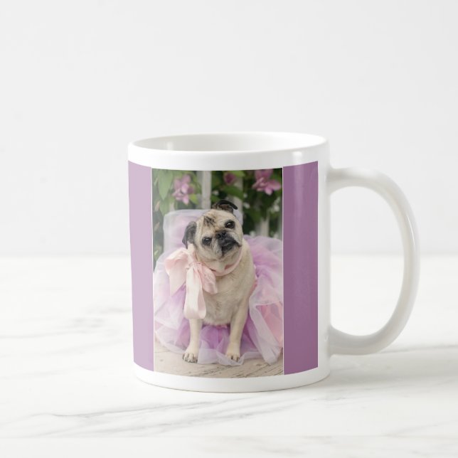 Bonito na caneca roxa do Pug (Direita)