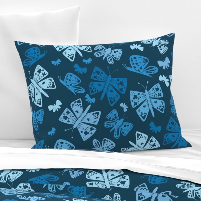 Borboleta Azul Caprichosa (Whimsical Blue Butterfly Pillow Case)
