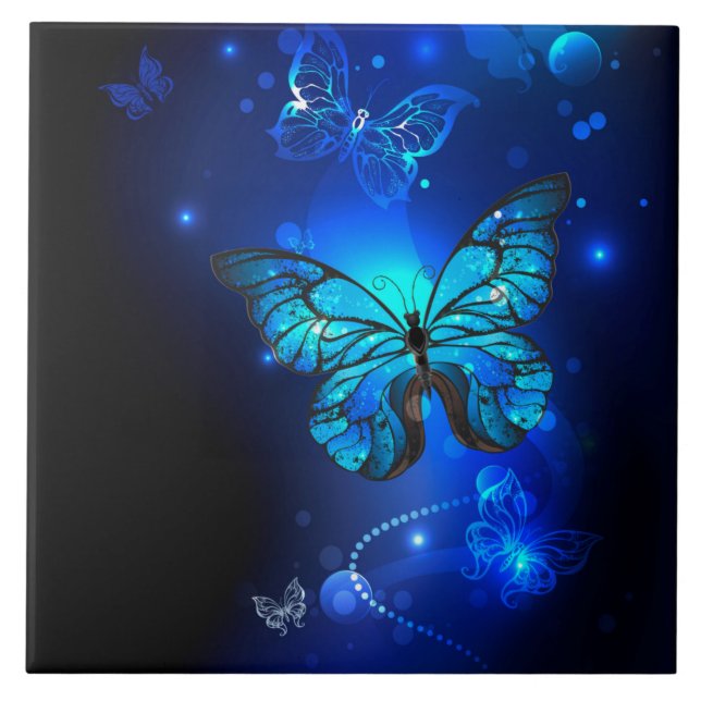 Borboleta Morpho em Fundo Escuro (Frente)
