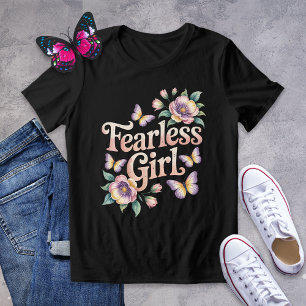 Borboleta sem rosto e camisa flórida