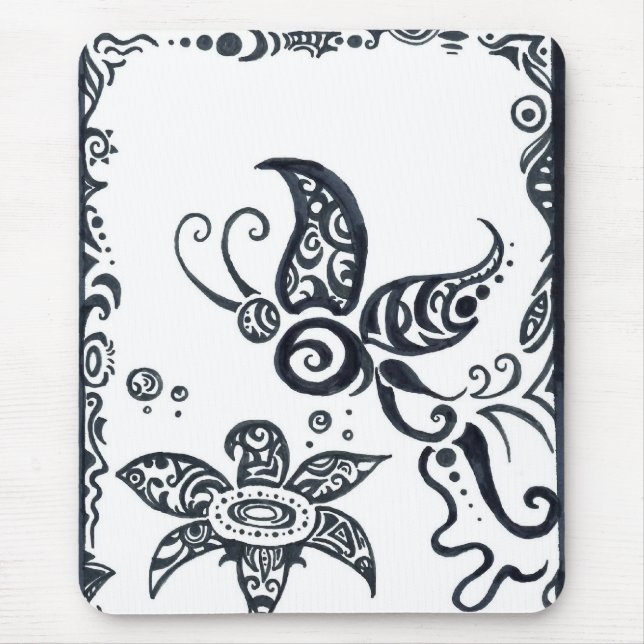 Borboleta tribal no mousepad de tinta preta (Frente)