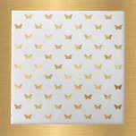 Borboletas Douradas Glam White<br><div class="desc">Azulejo branco com borboletas douradas.</div>