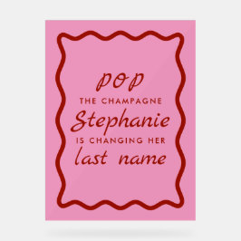 Borda ondulada rosa e Pop vermelho no champanhe