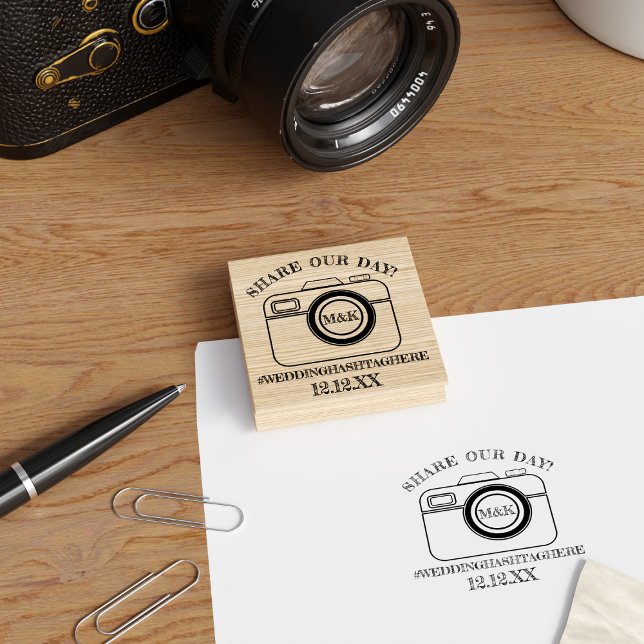 Borracha Camera Monograma Compartilhe nosso Carimbo de Borr (Just add your initials, wedding hashtag and date to this rubber stamp and get stamp happy!)