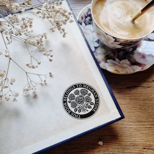 Borracha Carimbo De Resíduos Retroativos Com Rosas Para Bib (This book belongs to - round stamp with retro roses)