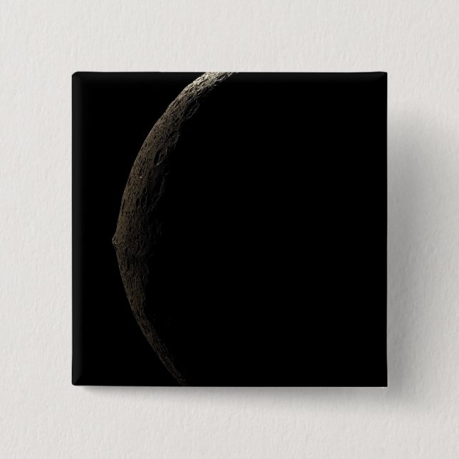 Bóton Quadrado 5.08cm A lua de Saturno Iapetus (Frente)