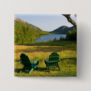 Bóton Quadrado 5.08cm As Cadeiras Adirondack no gramado do Jordan