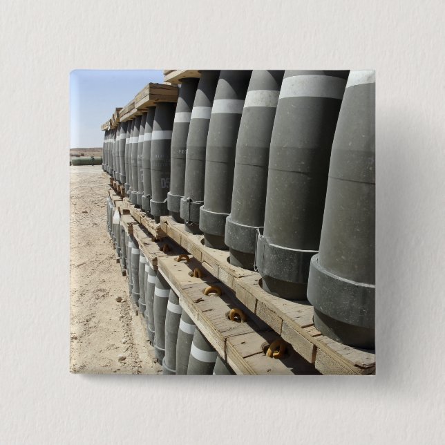 Bóton Quadrado 5.08cm As linhas de munições são empilhadas e preparadas (Frente)