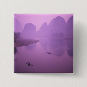 Bóton Quadrado 5.08cm Ásia, China, Guanxi, Yangshou. Pescadores em janga
