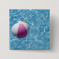 Bola de praia na piscina
