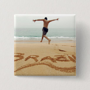 Bóton Quadrado 5.08cm BRASIL. Homem do peito vestindo roupa de banho