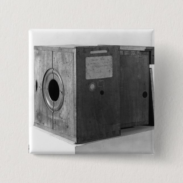 Bóton Quadrado 5.08cm Câmera de Joseph Nicephore Niepce, c.1816-22 (Frente)