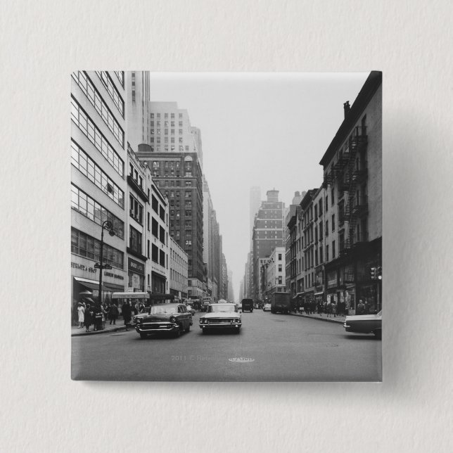 Bóton Quadrado 5.08cm Carros que montam na rua B&W da cidade (Frente)