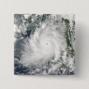 Bóton Quadrado 5.08cm Ciclone Giri se move em terra sobre a Birmânia