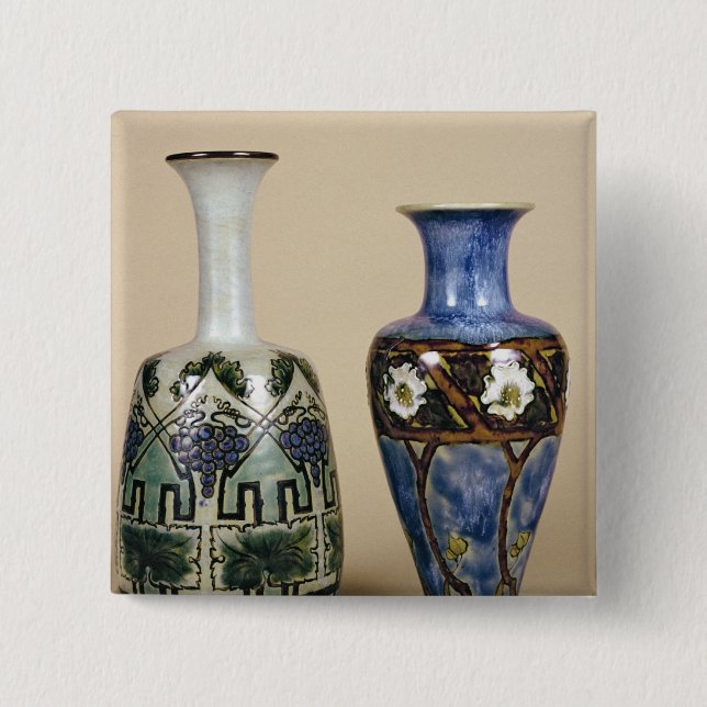 Bóton Quadrado 5.08cm Dois vasos de Doulton por Eliza Simmance, c.1880 (Frente)