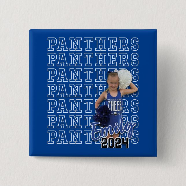 Bóton Quadrado 5.08cm Emily Cheer 2024 — 2" Botão (Frente)