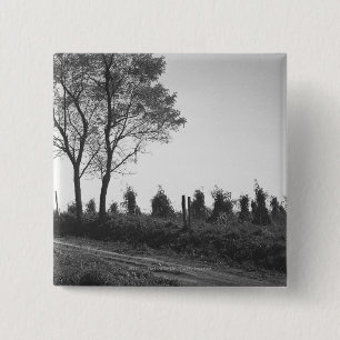 Bóton Quadrado 5.08cm Estrada de terra pelo campo B&W
