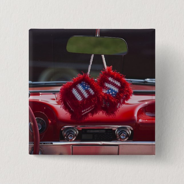 Bóton Quadrado 5.08cm EUA, Massachusetts, Gloucester. Dados distorcido (Frente)