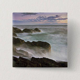 Bóton Quadrado 5.08cm EUA, Washington, Ilhas San Juan. Ondas batem