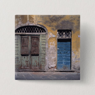 Bóton Quadrado 5.08cm Europa, Itália, Lucca. Essas velhas portas somam