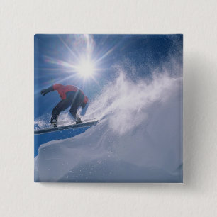 Bóton Quadrado 5.08cm Homem saltando de uma grande cornija de snowboard