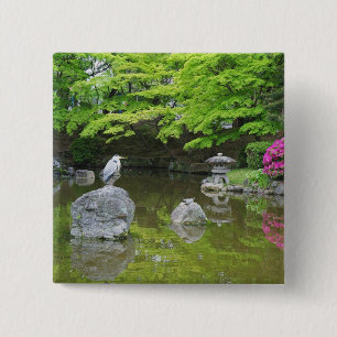 Bóton Quadrado 5.08cm Japão, Quioto. Garça entre folhas verdes frescas