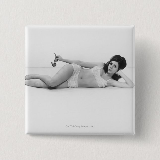 Bóton Quadrado 5.08cm Mulher no roupa de banho (Frente)