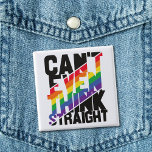 Bóton Quadrado 5.08cm O orgulho LGBTQ nem sequer consegue pensar que het<br><div class="desc">"Nem consigo pensar no hetero",  lê este slogan autoirônico do orgulho LGBTQ impresso em listras pretas e arco-íris num belo e colorido botão. Você pode mostrar ao mundo que você é um orgulhoso membro da comunidade LGBTQ com este engraçado botão de conscientização para o orgulho gay.</div>