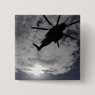 Bóton Quadrado 5.08cm Opinião de baixo ângulo de um CH-53E