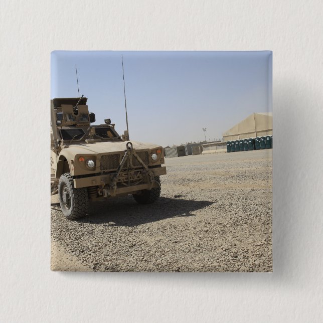 Bóton Quadrado 5.08cm Oshkosh M-ATV 2 (Frente)