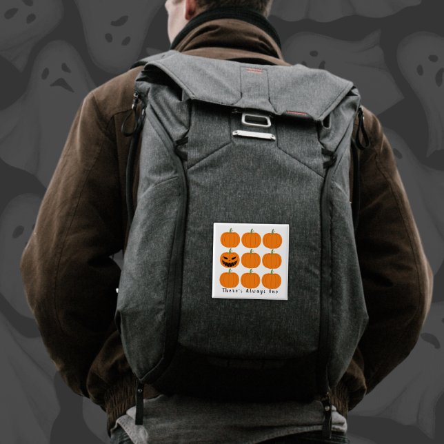 Bóton Quadrado 5.08cm Pumpkin Patch Odd One Out (This item is for display purposes only to illustrate the design element. )