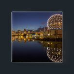 Bóton Quadrado 5.08cm Science World e CBD refletidos em False Creek,<br><div class="desc">COPYRIGHT David Wall / DanitaDelimont.com| CN02 DWA0002.jpg| Science World e CBD refletidos em False Creek,  Vancouver,  British Columbia,  Canadá</div>