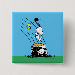 Bóton Quadrado 5.08cm Snoopy pulando em Pote de Dourado