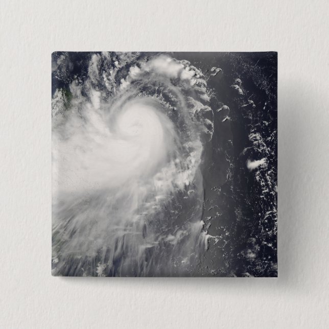 Bóton Quadrado 5.08cm Tufão Nuri a aproximar-se das Ilhas Filipinas (Frente)