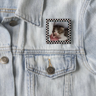 Bóton Quadrado 5.08cm Um gatinho pequeno adorável da Sonolento-Cabeça
