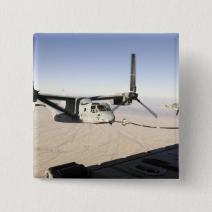 Bóton Quadrado 5.08cm Um Osprey MV-22 reabastece o midflight