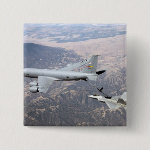 Bóton Quadrado 5.08cm Um raptor F-22 recebe o combustível de um KC-135