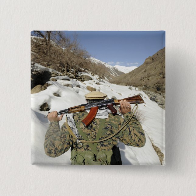 Bóton Quadrado 5.08cm Uma Guarda Mujahadeen caminha com o membro militar (Frente)