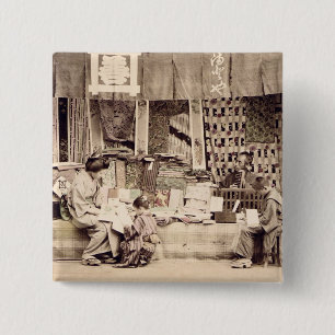 Bóton Quadrado 5.08cm Uma loja japonesa de pano, c.1890 (phot colorido