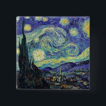 Bóton Quadrado 5.08cm Van Gogh está no Starry Night<br><div class="desc">A obra-prima de Van Gogh: Noite Estrelada. A Noite Estrelada é um óleo na canvas do pintor holandês poste-impressionista Vincent van Gogh. Pintado em junho de 1889, mostra a visão da janela voltada para leste do seu quarto de asilo na Santo-Rémy-de-Provence, pouco antes do nascer do sol, com a adição...</div>