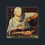 Bóton Quadrado 5.08cm Vintage Science Fiction, Laboratory Mad Scientist<br><div class="desc">Vintage ilustra imagem futurista do laboratório de Ficção Científica com um cientista louco experimentando um ser humano em miniatura. O cientista maluco está misturando uma poção de elixir para despertar o robô macho adormecido em seu laboratório. Um clássico design de quadrinhos retrô de ficção científica.</div>