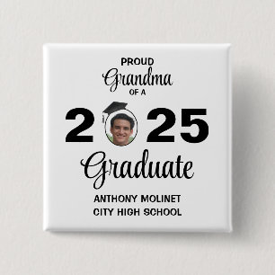 Bóton Quadrado 5.08cm Vovó orgulhosa de um Formando preto e branco 20xx