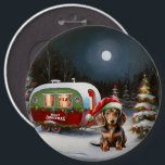 Bóton Redondo 15.24cm Winter Dachshund Caravan Christmas Adventure<br><div class="desc">Adotar a magia de uma noite de inverno nevada enquanto uma caravana desliza graciosamente através da paisagem iluminada pela lua. A beleza serena da neve escutadora e o brilho encantador da lua criam uma cena cativante,  prometendo uma aventura inesquecível de Natal cheia de calor,  alegria e memórias queridas.</div>