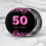Bóton Redondo 2.54cm 50.º Aniversário com brilho de fontes rosa quente<br><div class="desc">Faça uma declaração de na moda com este botão moderno e glamouroso (crachá) projetado para comemorar um aniversário de 50 anos. A design apresenta uma combinação cativante de rosa e preto, exuando um ar de sofisticação e elegância. O número 50 toma o palco central, escrito elegantemente em uma fonte vibrante,...</div>