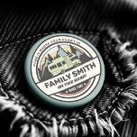 Bóton Redondo 2.54cm Aventuras Caravanas da Família Personalizada<br><div class="desc">Familiarização Personalizada Aventuras Caravanas - Seja você um nômada cinza,  uma família que viagem juntos ou apenas um lobo solitário. Aventura espera! Este é o melhor botão/crachá quando você explora o excelente ao ar livre.</div>