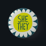 Bóton Redondo 2.54cm ELA/ELES Pronunciam Orgulho Flor Manipulado<br><div class="desc">Decorre sua roupa com este botão de arte legal. Faz um presente excelente! Você pode personalizá-lo e adicionar texto também. Procure em meu compro muito mais cores e padrões! Avise-me se quiser algo personalizado também.</div>